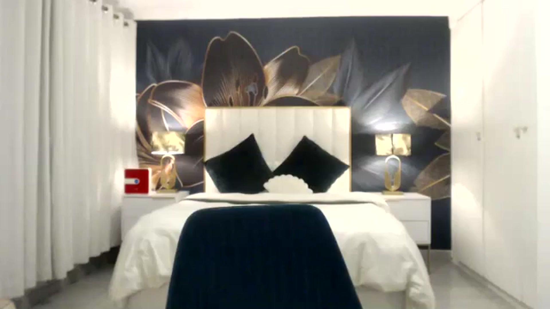 Gallery image thumbnail from HoneyNala's myfreecams stream on, 03/15/2026, 20:40 image 17 of 20