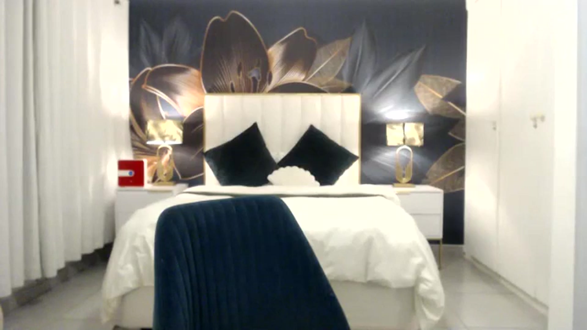 Gallery image thumbnail from HoneyNala's myfreecams stream on, 03/15/2026, 21:53 image 8 of 20