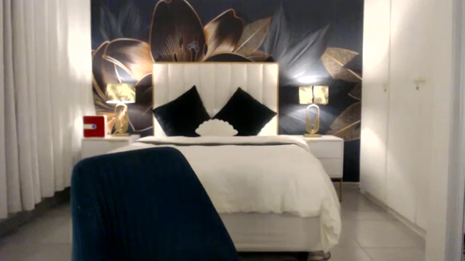 Gallery image thumbnail from HoneyNala's myfreecams stream on, 03/16/2026, 24:43 image 9 of 20