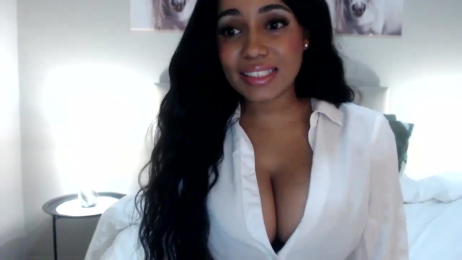 Gallery image thumbnail from HoneyNala's myfreecams stream on, 04/16/2026, 03:17 image 18 of 20
