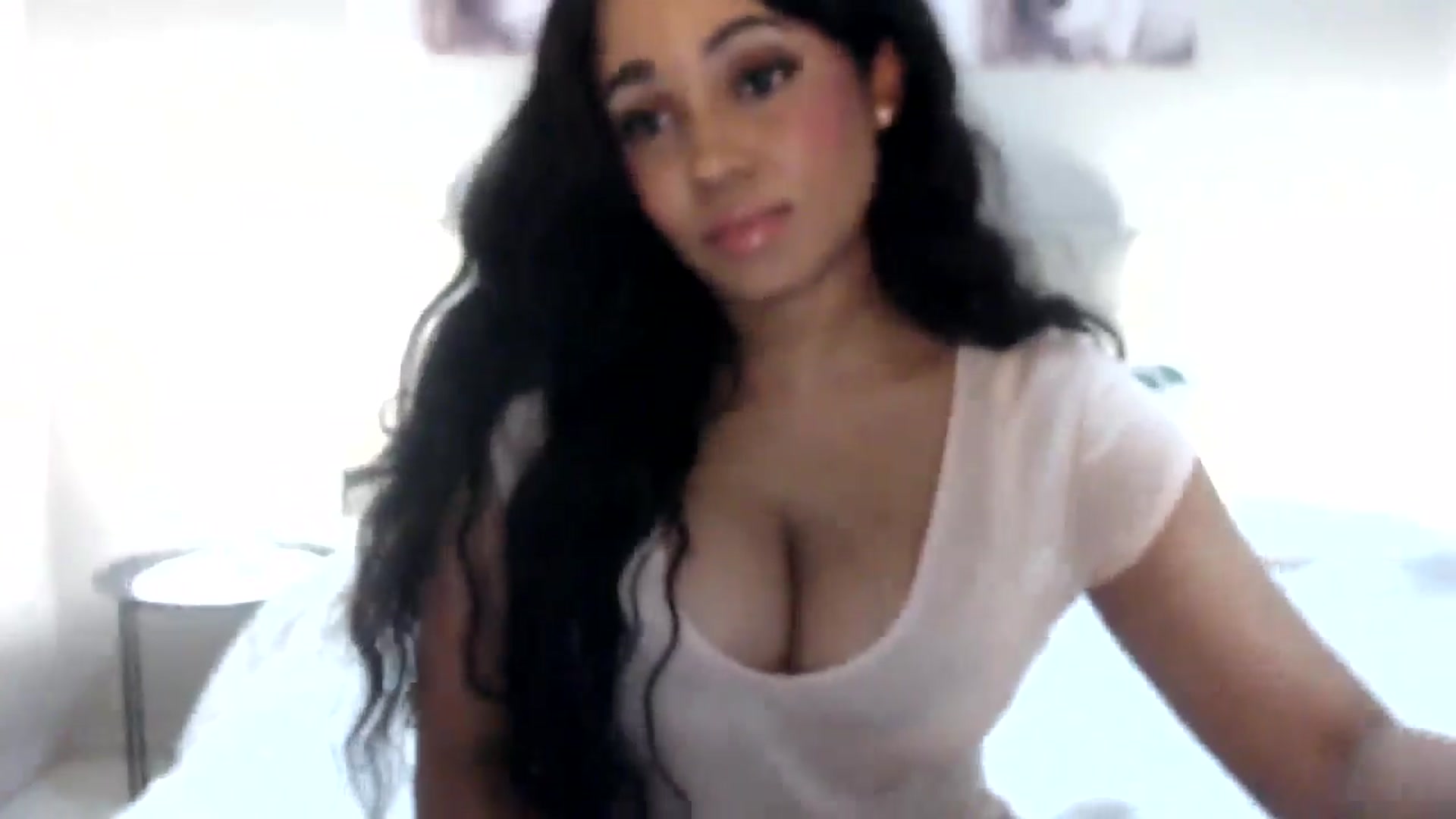 Gallery image thumbnail from HoneyNala's myfreecams stream on, 04/17/2026, 24:55 image 17 of 20