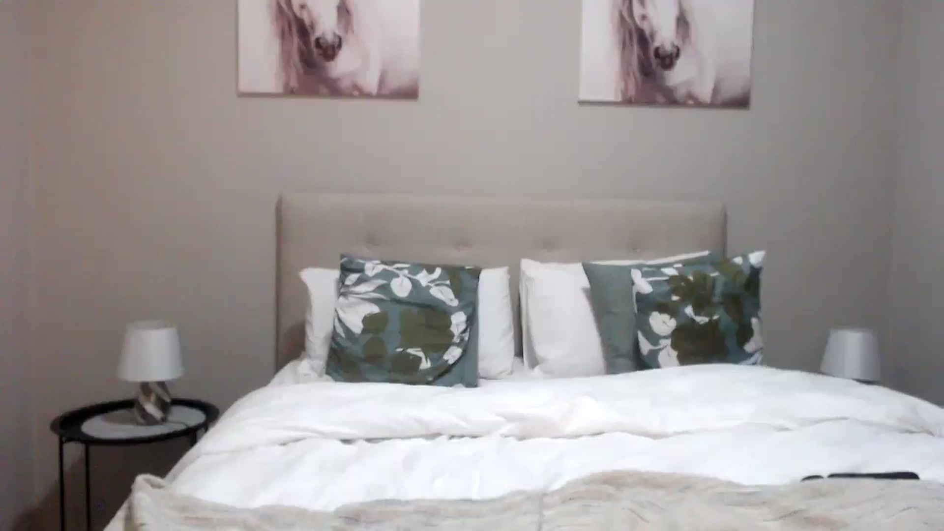 Gallery image thumbnail from HoneyNala's myfreecams stream on, 04/21/2026, 03:26 image 11 of 20