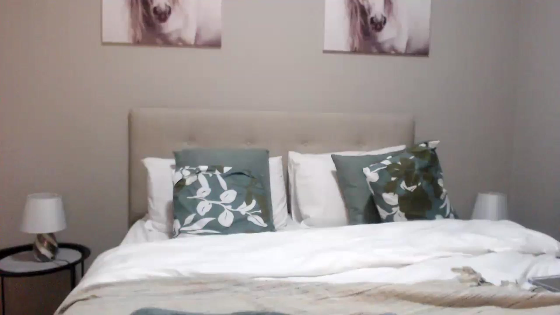 Gallery image thumbnail from HoneyNala's myfreecams stream on, 04/21/2026, 04:10 image 17 of 20