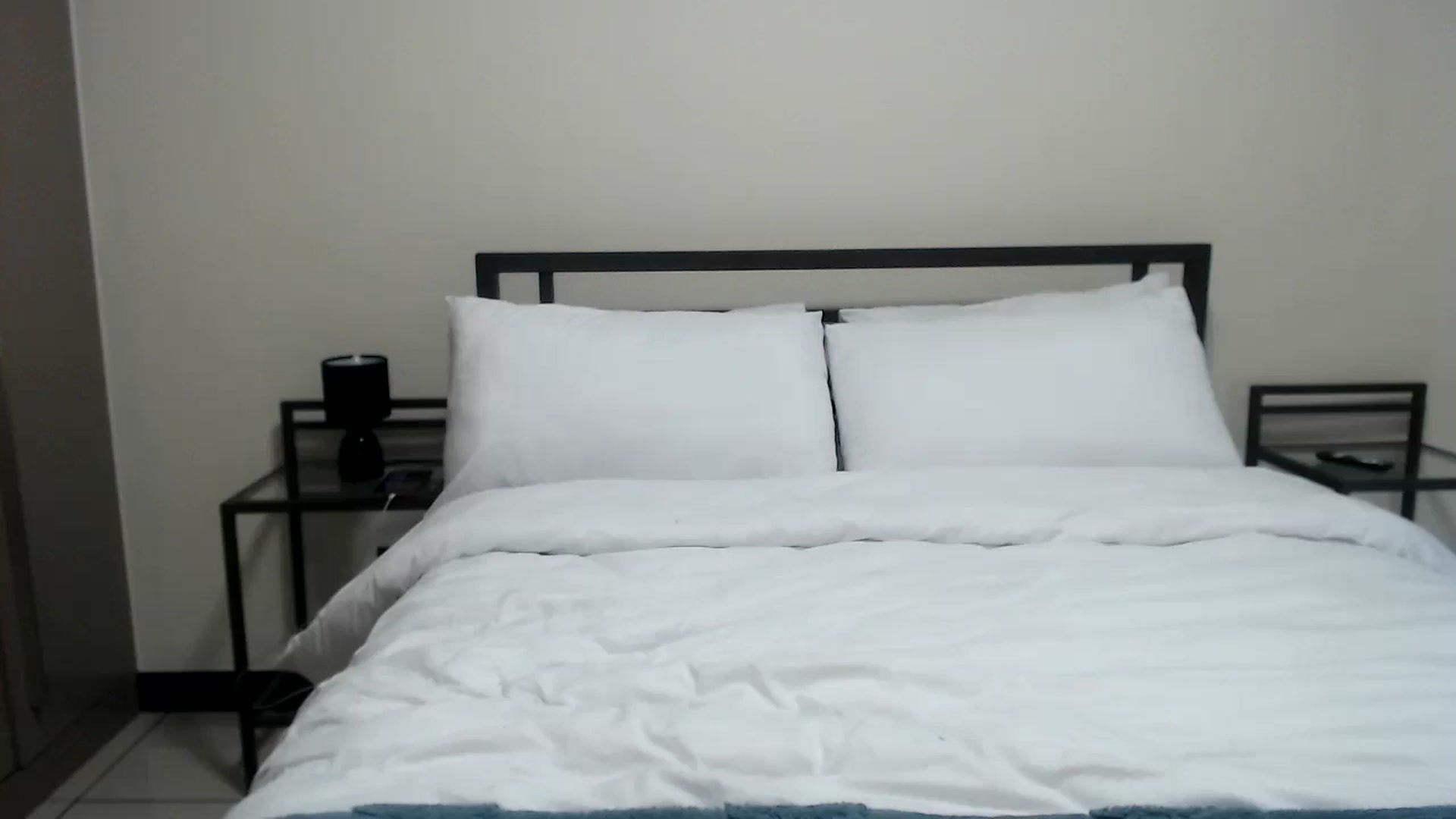 Gallery image thumbnail from HoneyNala's myfreecams stream on, 05/04/2026, 08:02 image 1 of 20