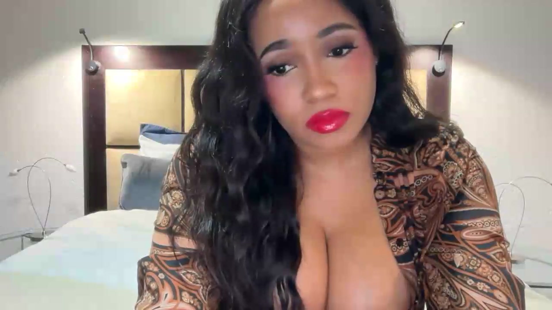 Gallery image thumbnail from HoneyNala's myfreecams stream on, 08/31/2026, 21:57 image 15 of 20