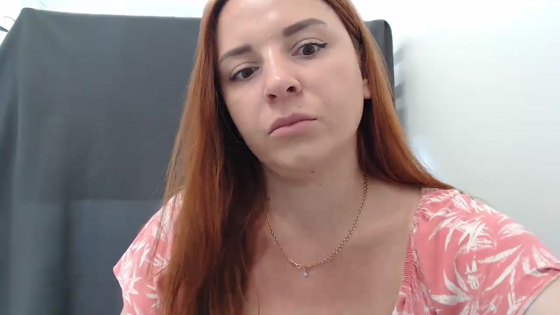 Gallery image thumbnail from HoneyPapaya's myfreecams stream on, 06/25/2024, 13:30 image 4 of 20