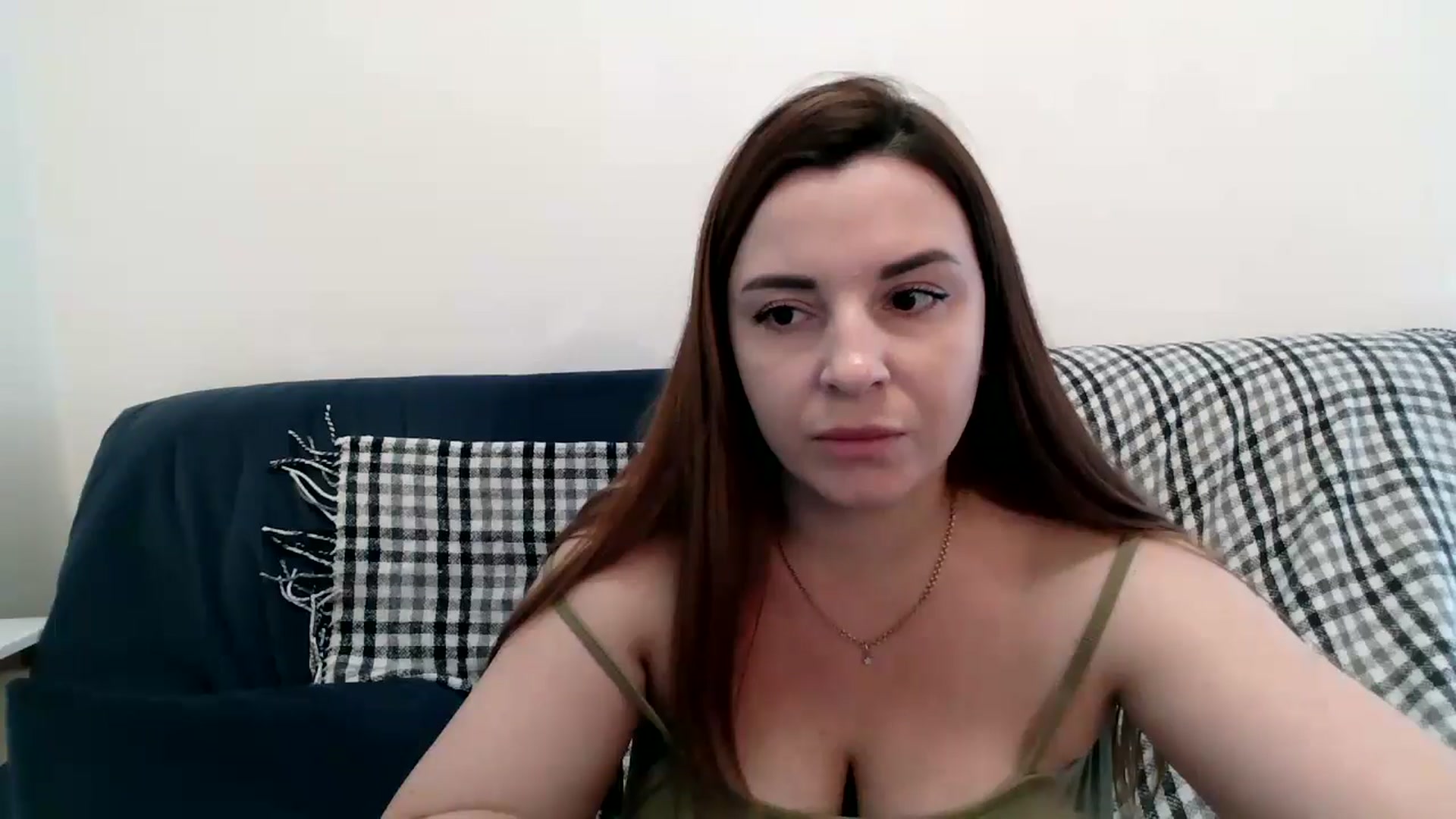 Gallery image thumbnail from HoneyPapaya's myfreecams stream on, 12/14/2024, 13:17 image 17 of 20
