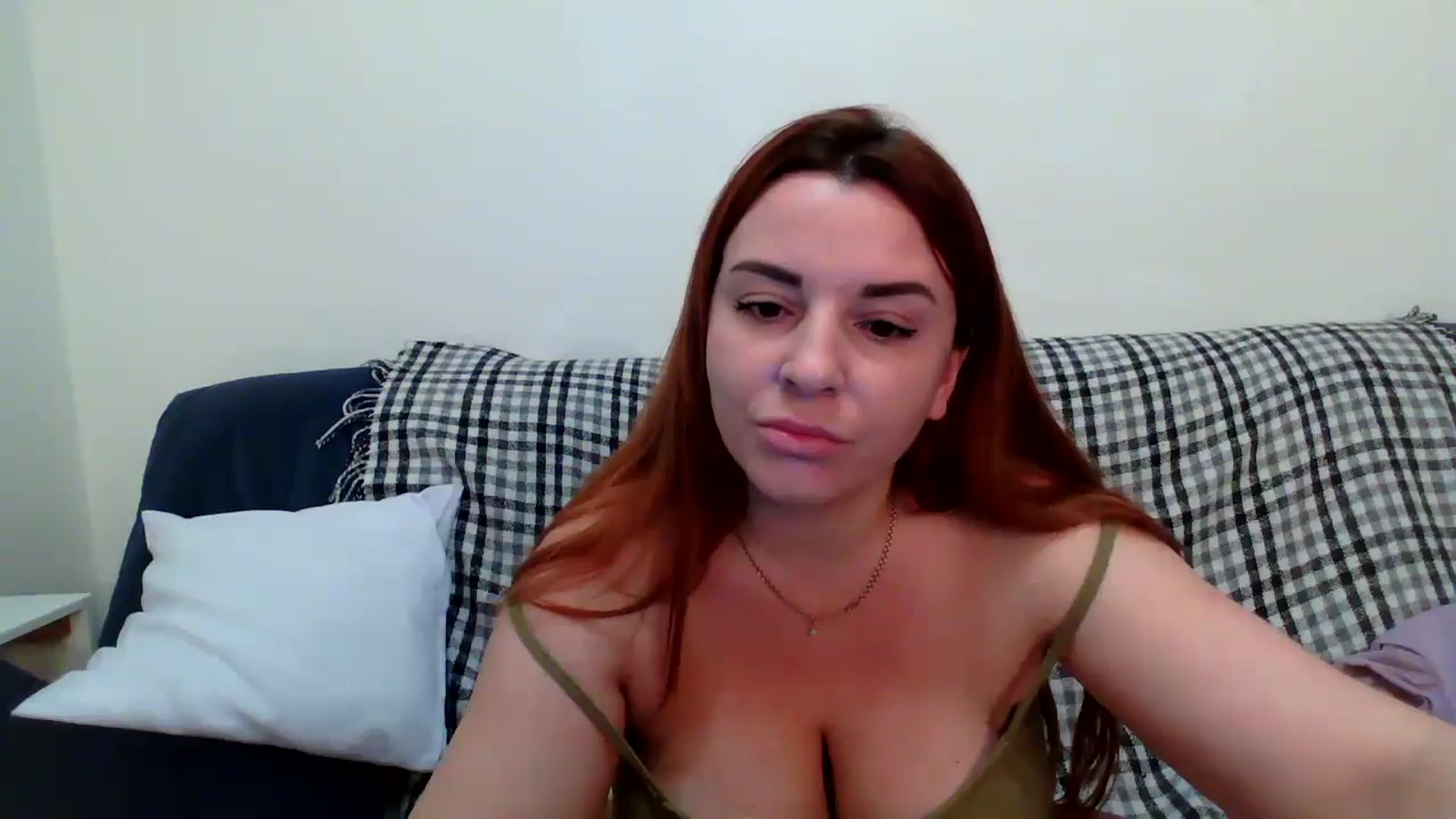 Gallery image thumbnail from HoneyPapaya's myfreecams stream on, 12/15/2024, 14:46 image 12 of 20