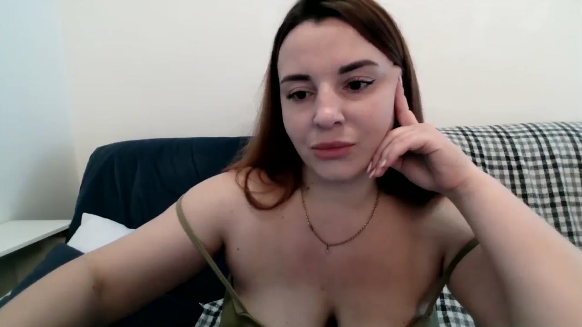 Gallery image thumbnail from HoneyPapaya's myfreecams stream on, 12/25/2024, 11:54 image 12 of 20