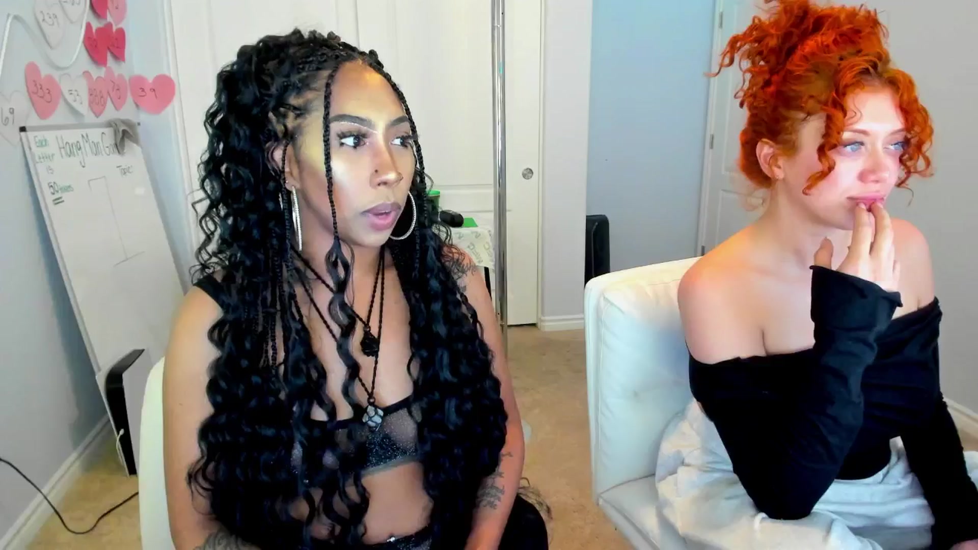 Gallery image thumbnail from HoneyRosa's myfreecams stream on, 03/04/2025, 08:20 image 7 of 20