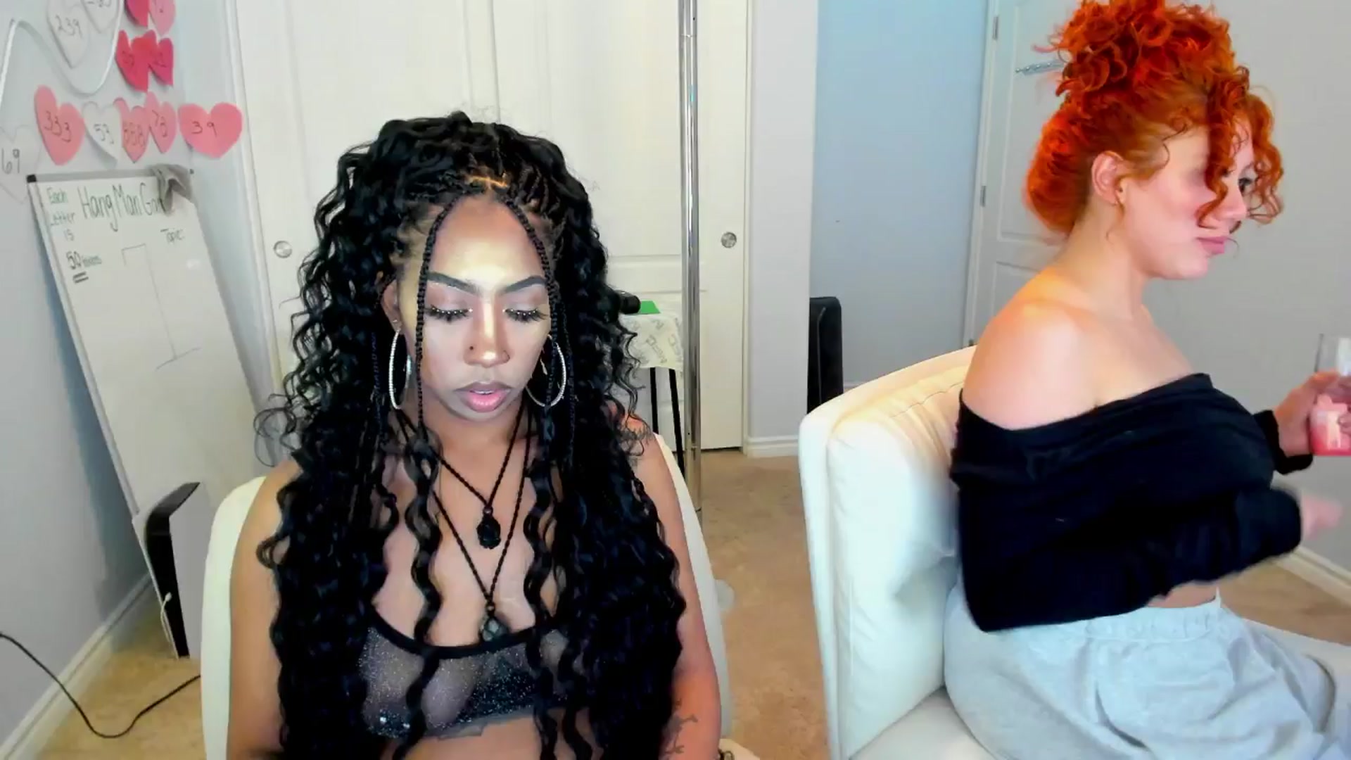 Gallery image thumbnail from HoneyRosa's myfreecams stream on, 03/04/2025, 08:20 image 2 of 20