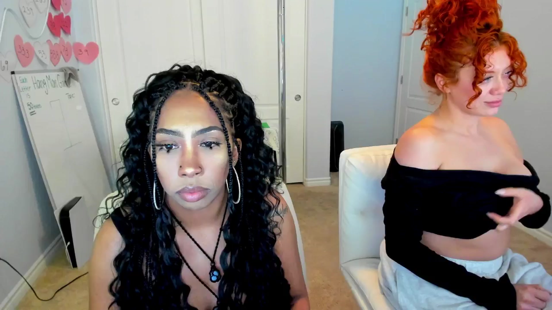 Gallery image thumbnail from HoneyRosa's myfreecams stream on, 03/04/2025, 08:20 image 3 of 20