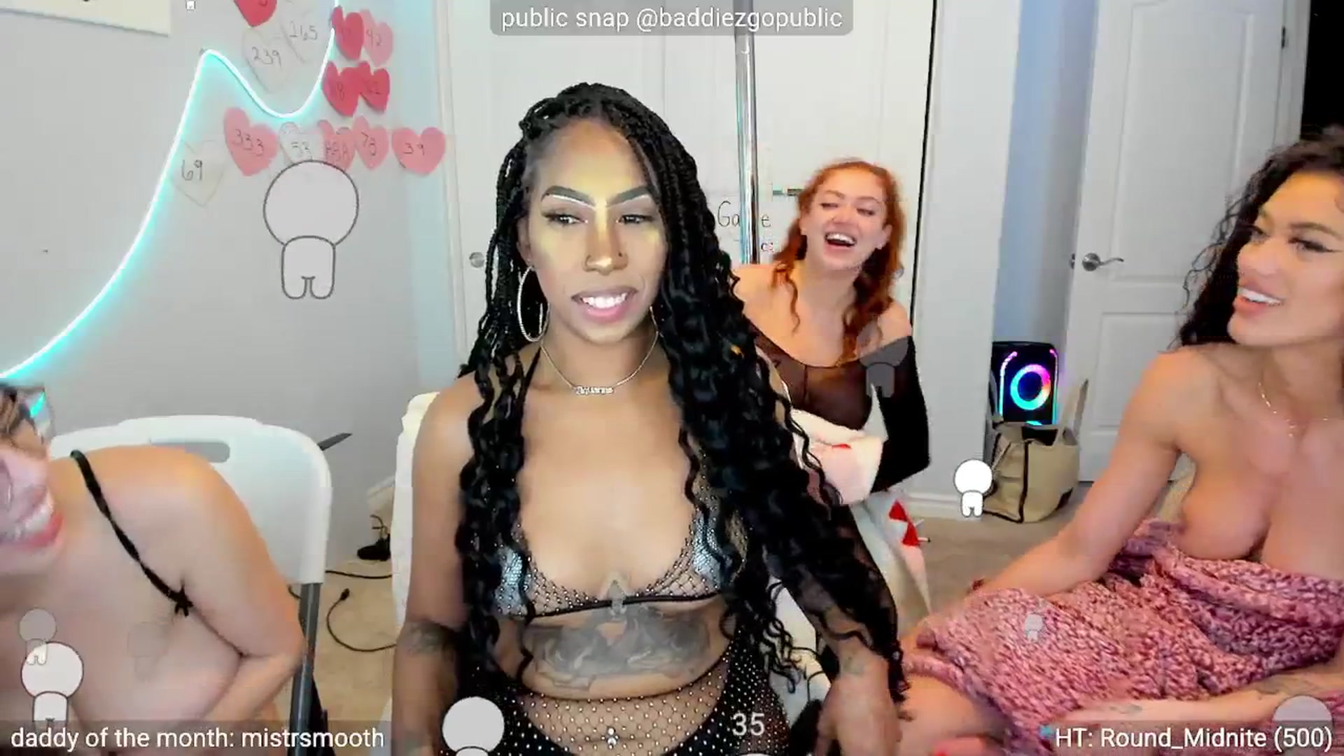 Gallery image thumbnail from HoneyRosa's myfreecams stream on, 03/07/2025, 10:43 image 17 of 20
