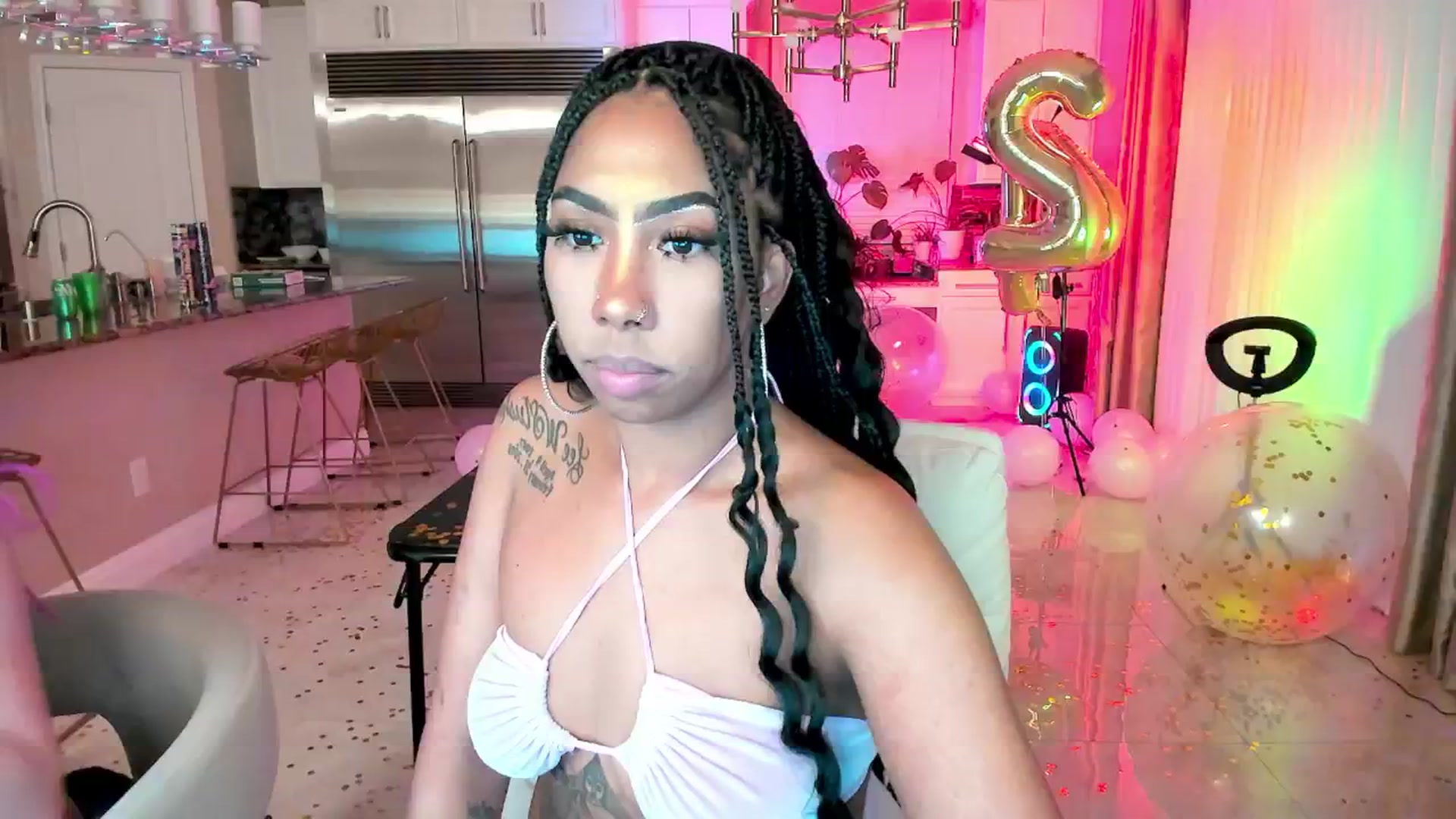 Gallery image thumbnail from HoneyRosa's myfreecams stream on, 03/19/2025, 12:09 image 11 of 20
