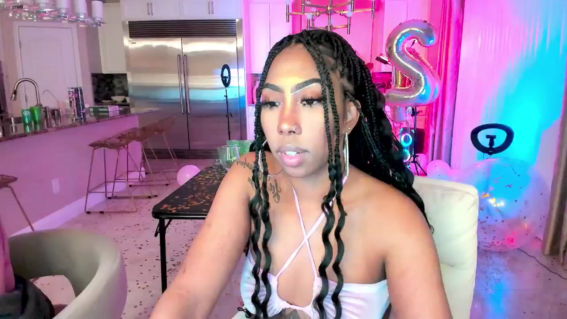 Gallery image thumbnail from HoneyRosa's myfreecams stream on, 03/19/2025, 12:09 image 7 of 20