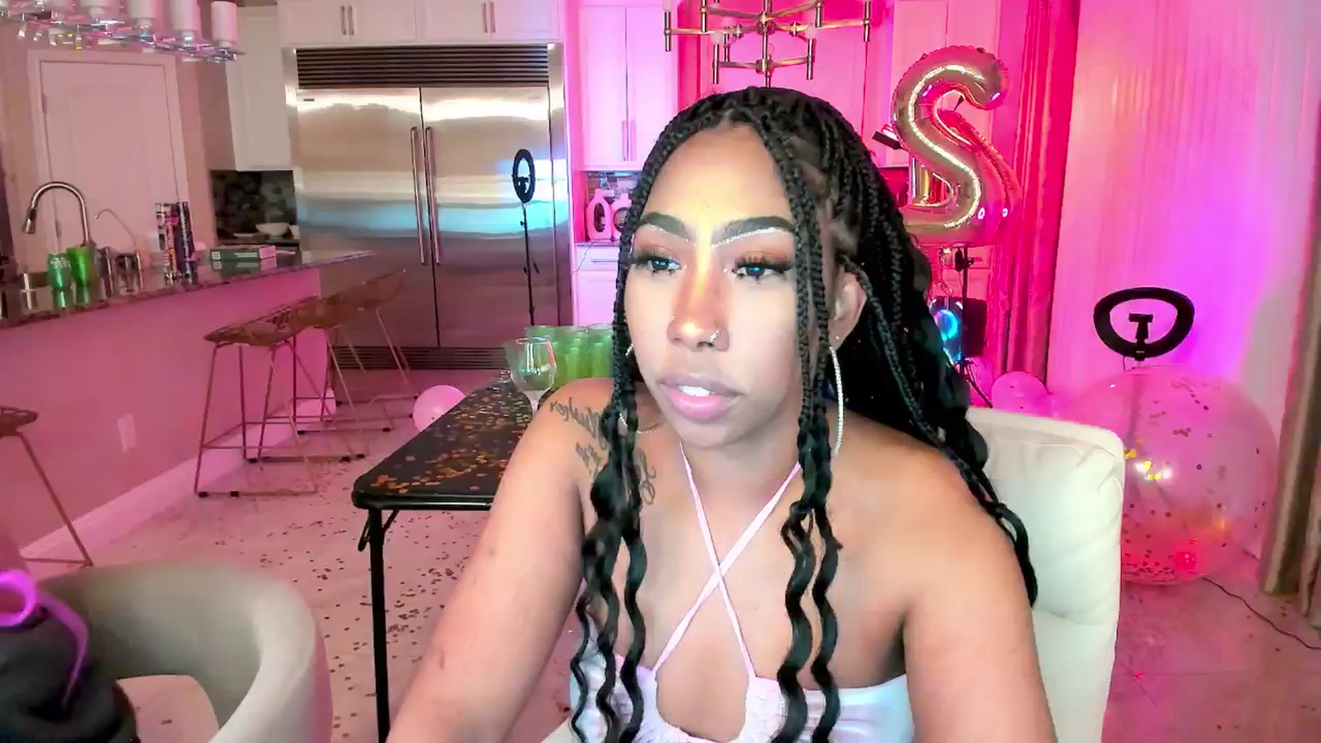 Gallery image thumbnail from HoneyRosa's myfreecams stream on, 03/19/2025, 12:09 image 9 of 20