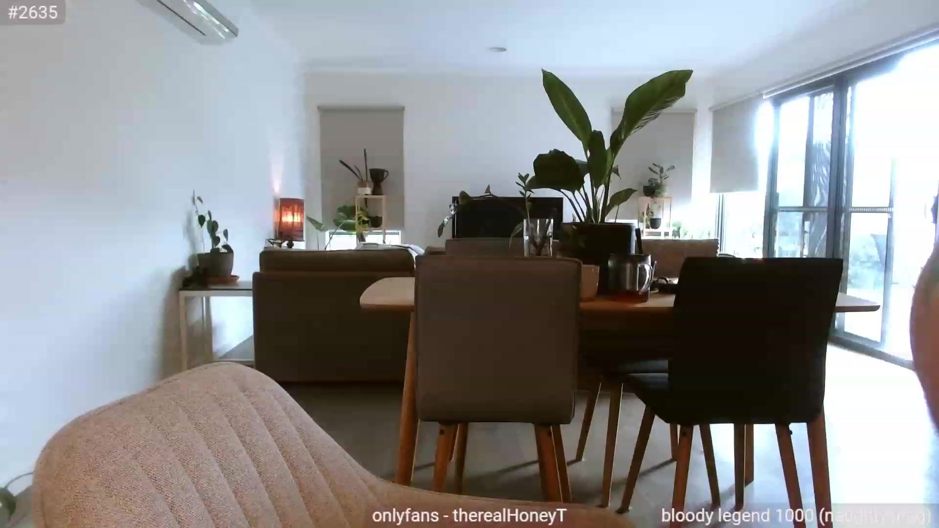 Gallery image thumbnail from HoneyTits_'s myfreecams stream on, 12/12/2022, 09:31 image 3 of 20