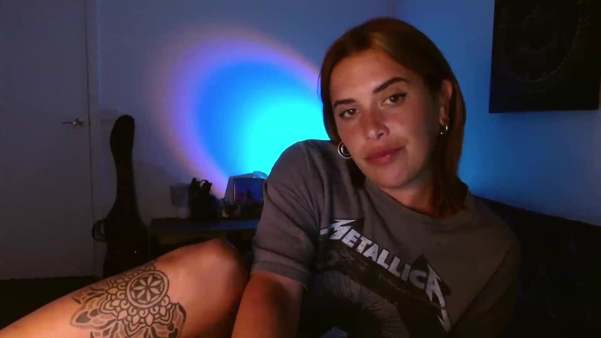 Gallery image thumbnail from HoneyTits_'s myfreecams stream on, 12/19/2022, 11:33 image 18 of 20