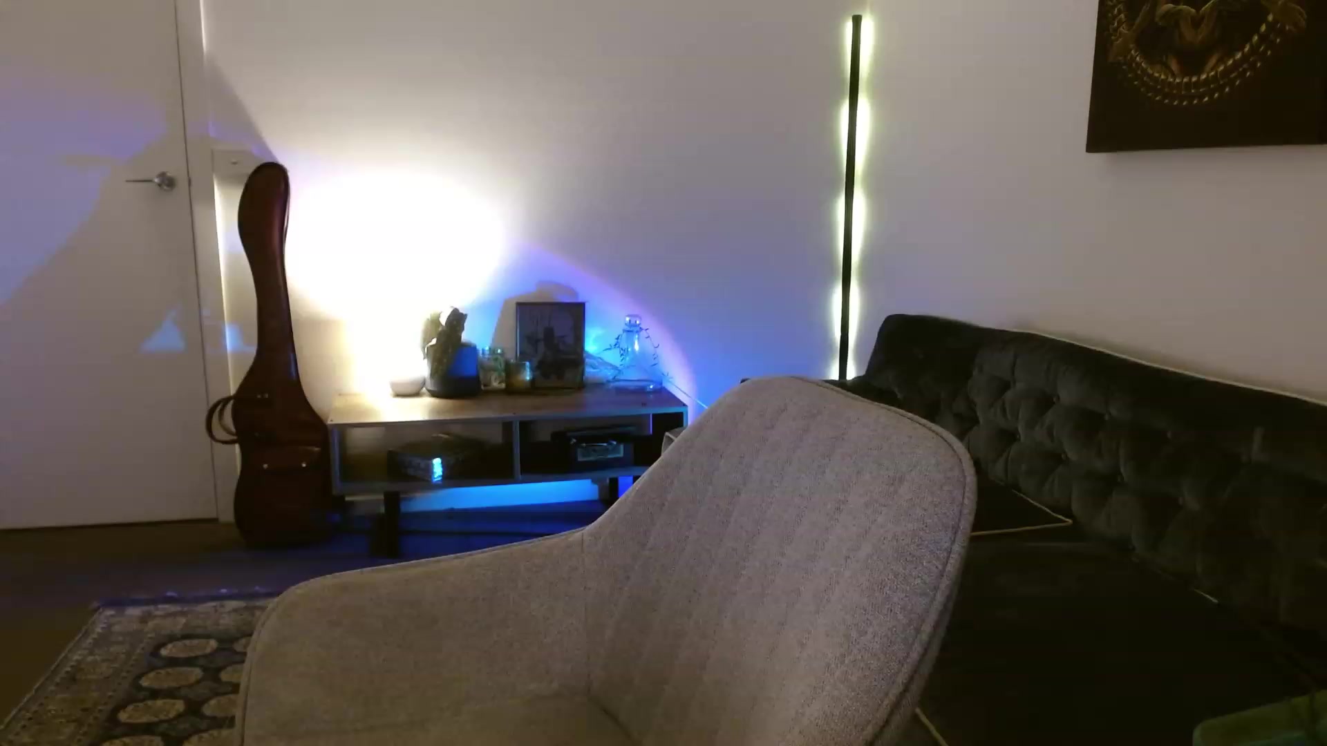 Gallery image thumbnail from HoneyTits_'s myfreecams stream on, 12/19/2022, 11:33 image 16 of 20