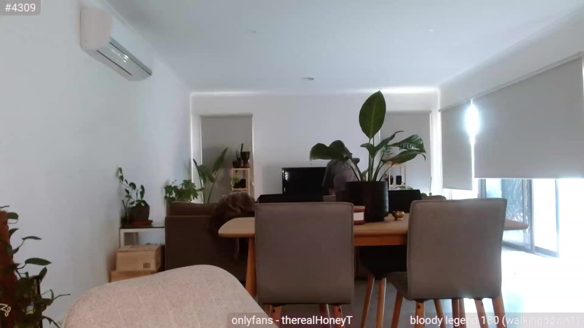 Gallery image thumbnail from HoneyTits_'s myfreecams stream on, 02/13/2023, 09:07 image 1 of 20