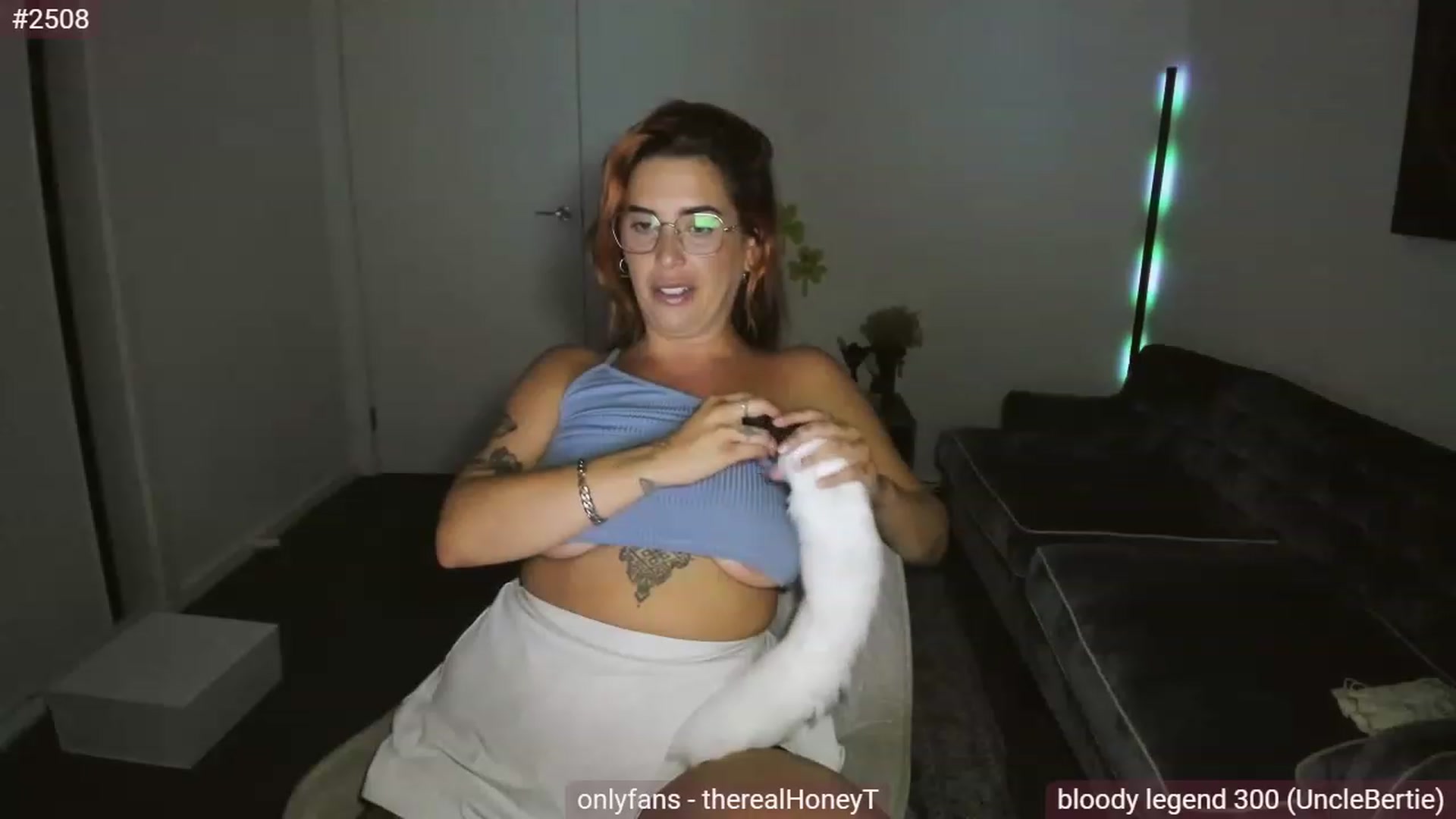 Gallery image thumbnail from HoneyTits_'s myfreecams stream on, 04/03/2023, 11:54 image 15 of 20