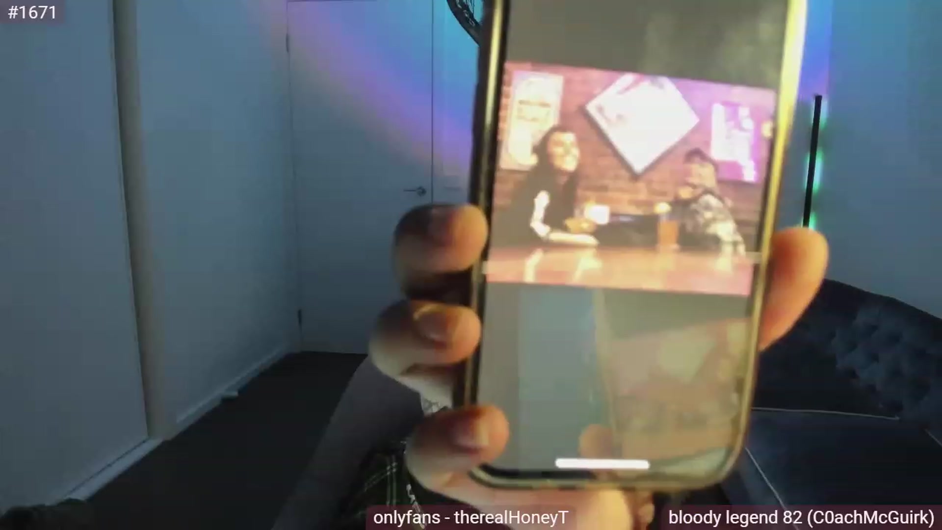Gallery image thumbnail from HoneyTits_'s myfreecams stream on, 04/08/2023, 13:04 image 11 of 20