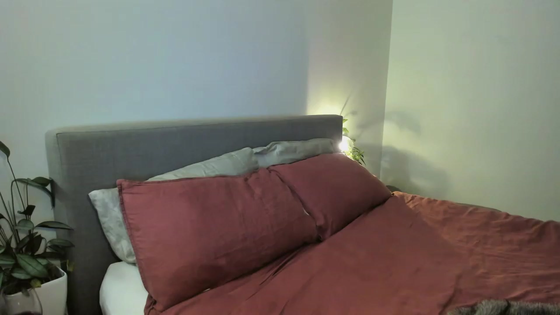 Gallery image thumbnail from HoneyTits_'s myfreecams stream on, 04/18/2023, 12:35 image 13 of 20