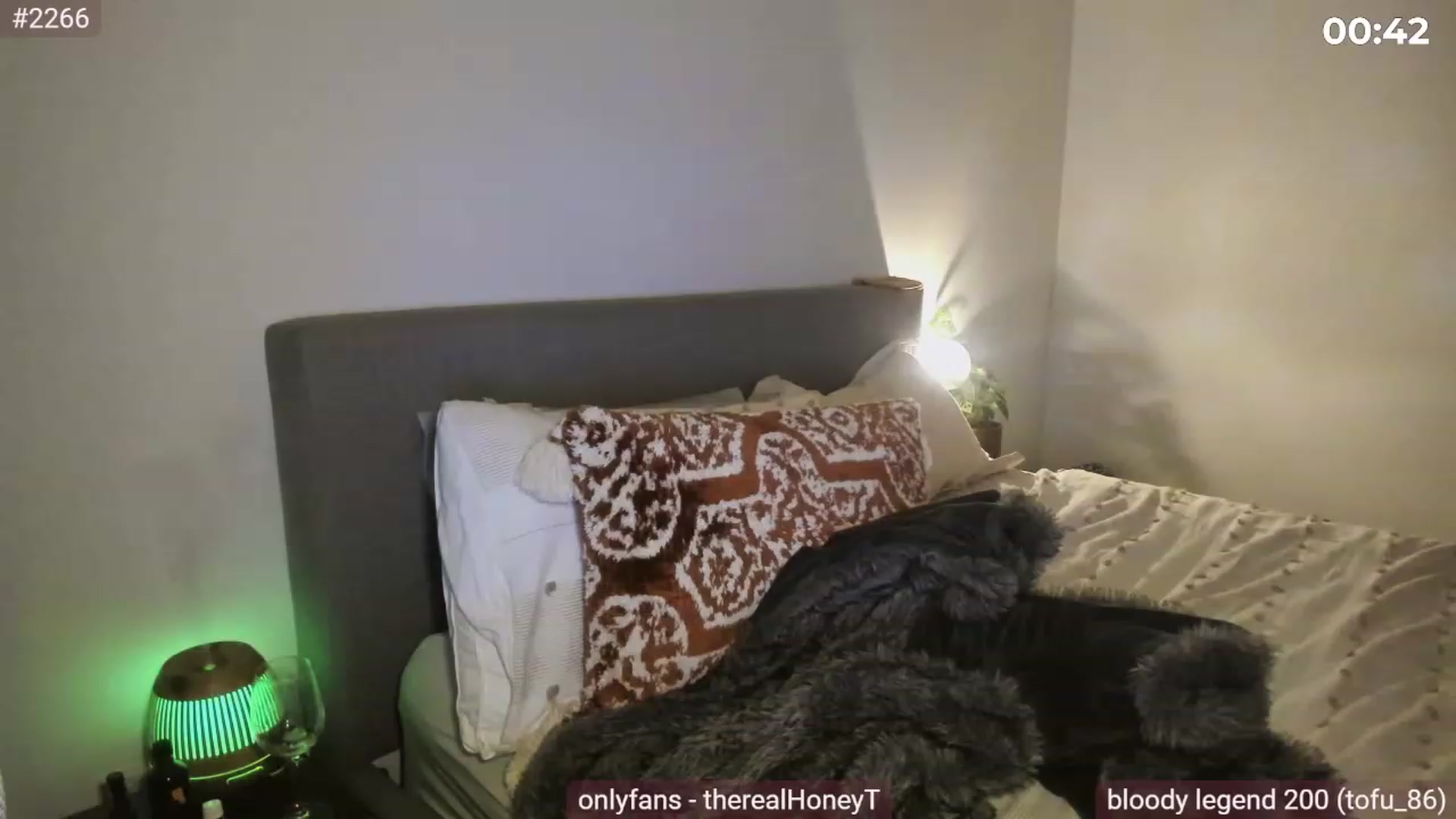 Gallery image thumbnail from HoneyTits_'s myfreecams stream on, 05/04/2023, 10:31 image 7 of 20