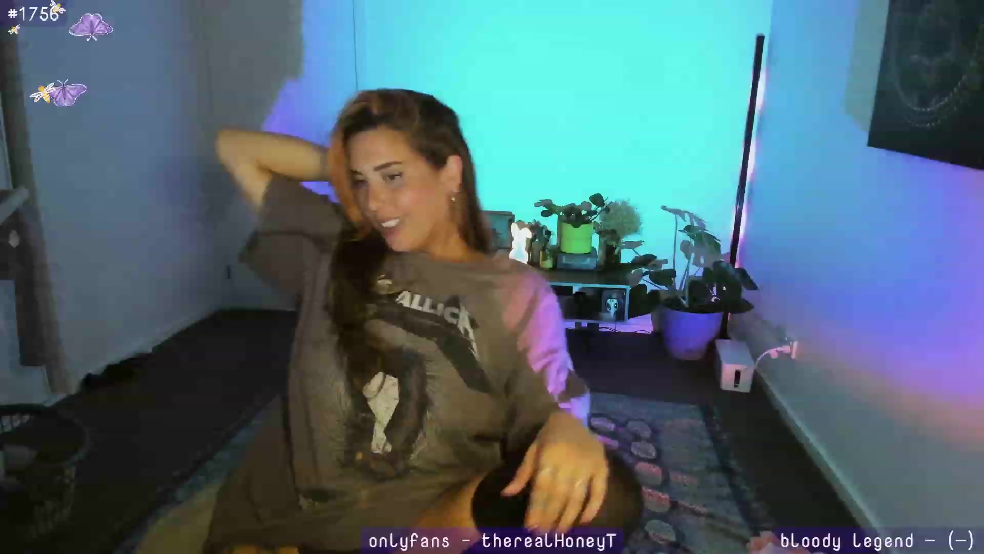 Gallery image thumbnail from HoneyTits_'s myfreecams stream on, 05/29/2023, 09:56 image 4 of 20