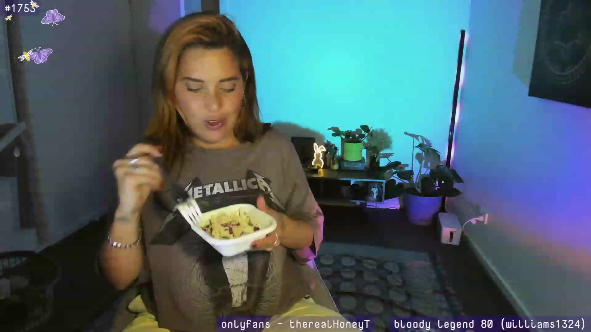Gallery image thumbnail from HoneyTits_'s myfreecams stream on, 05/29/2023, 09:56 image 15 of 20