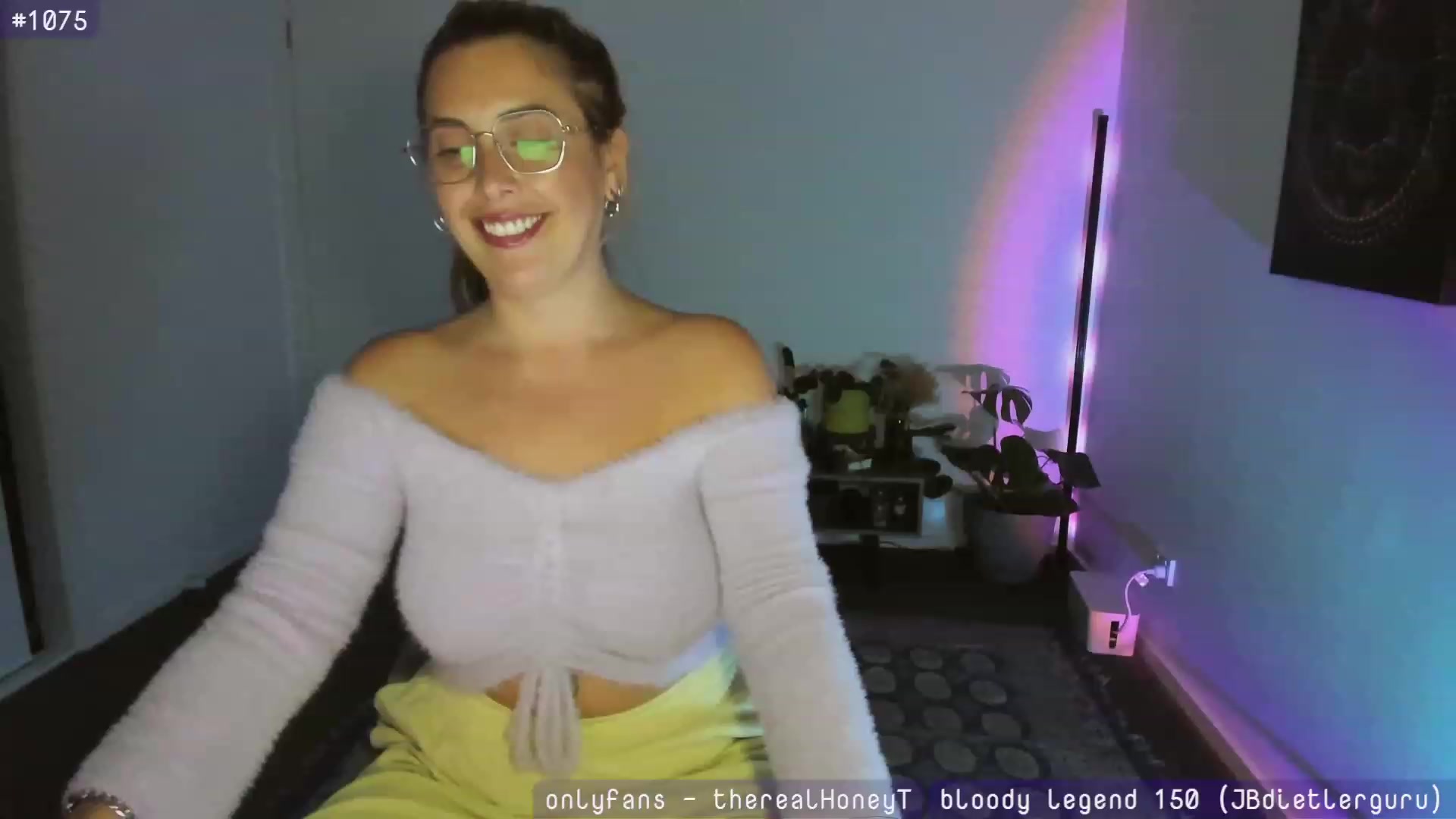 Gallery image thumbnail from HoneyTits_'s myfreecams stream on, 06/06/2023, 08:39 image 3 of 20