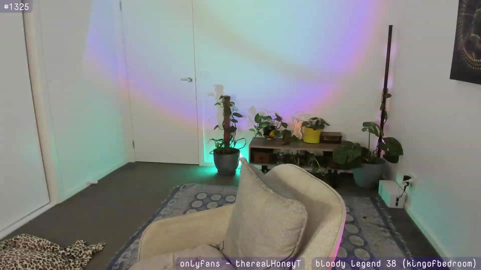 Gallery image thumbnail from HoneyTits_'s myfreecams stream on, 06/13/2023, 09:02 image 13 of 20