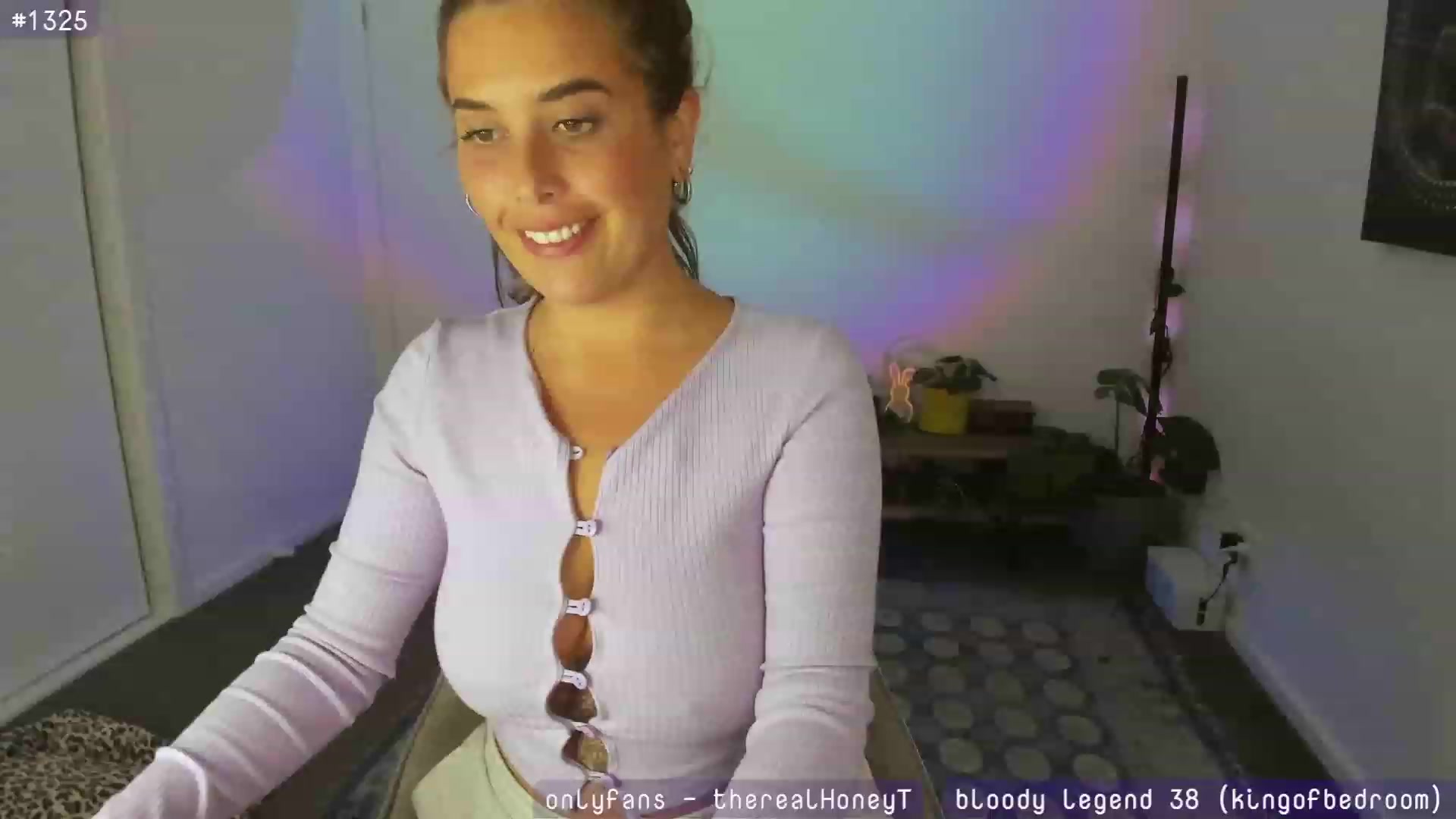 Gallery image thumbnail from HoneyTits_'s myfreecams stream on, 06/13/2023, 09:02 image 18 of 20
