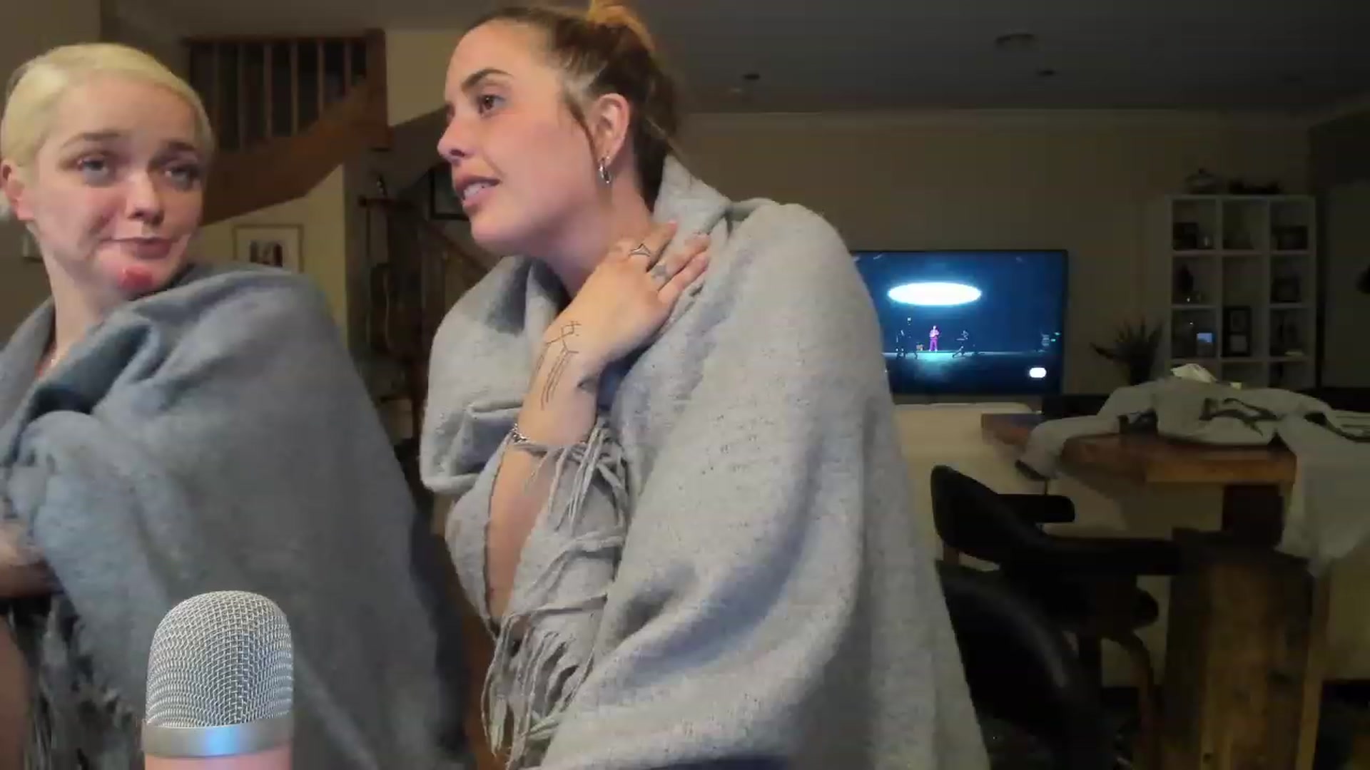 Gallery image thumbnail from HoneyTits_'s myfreecams stream on, 06/27/2023, 09:37 image 19 of 20
