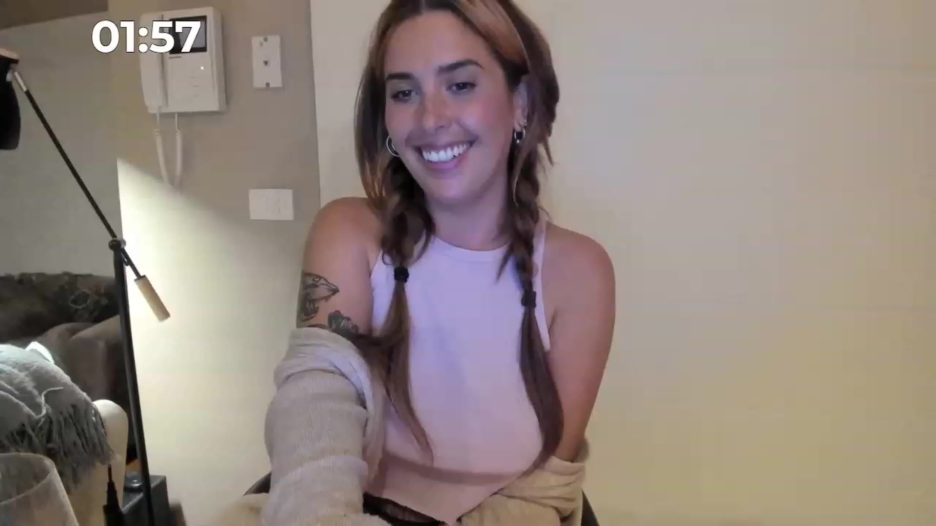Gallery image thumbnail from HoneyTits_'s myfreecams stream on, 06/29/2023, 11:35 image 2 of 20