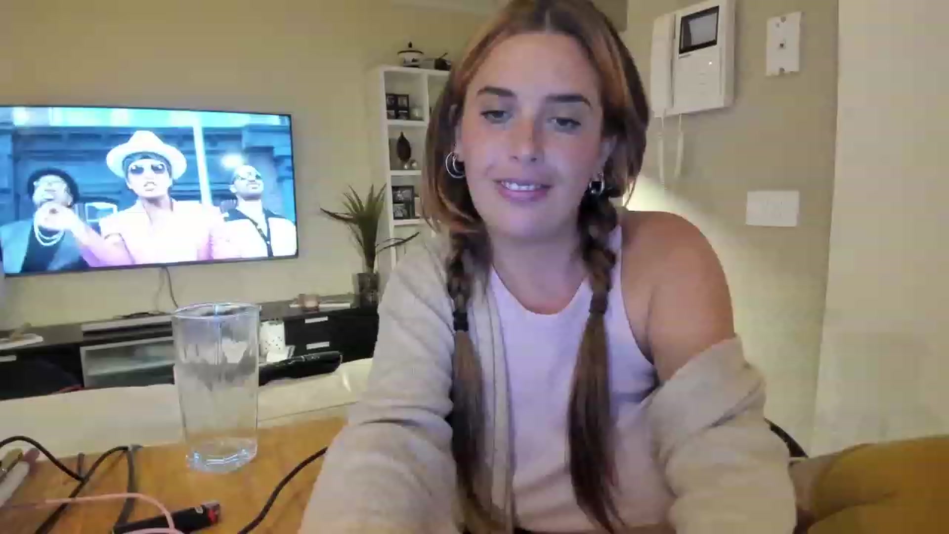 Gallery image thumbnail from HoneyTits_'s myfreecams stream on, 06/29/2023, 11:35 image 9 of 20