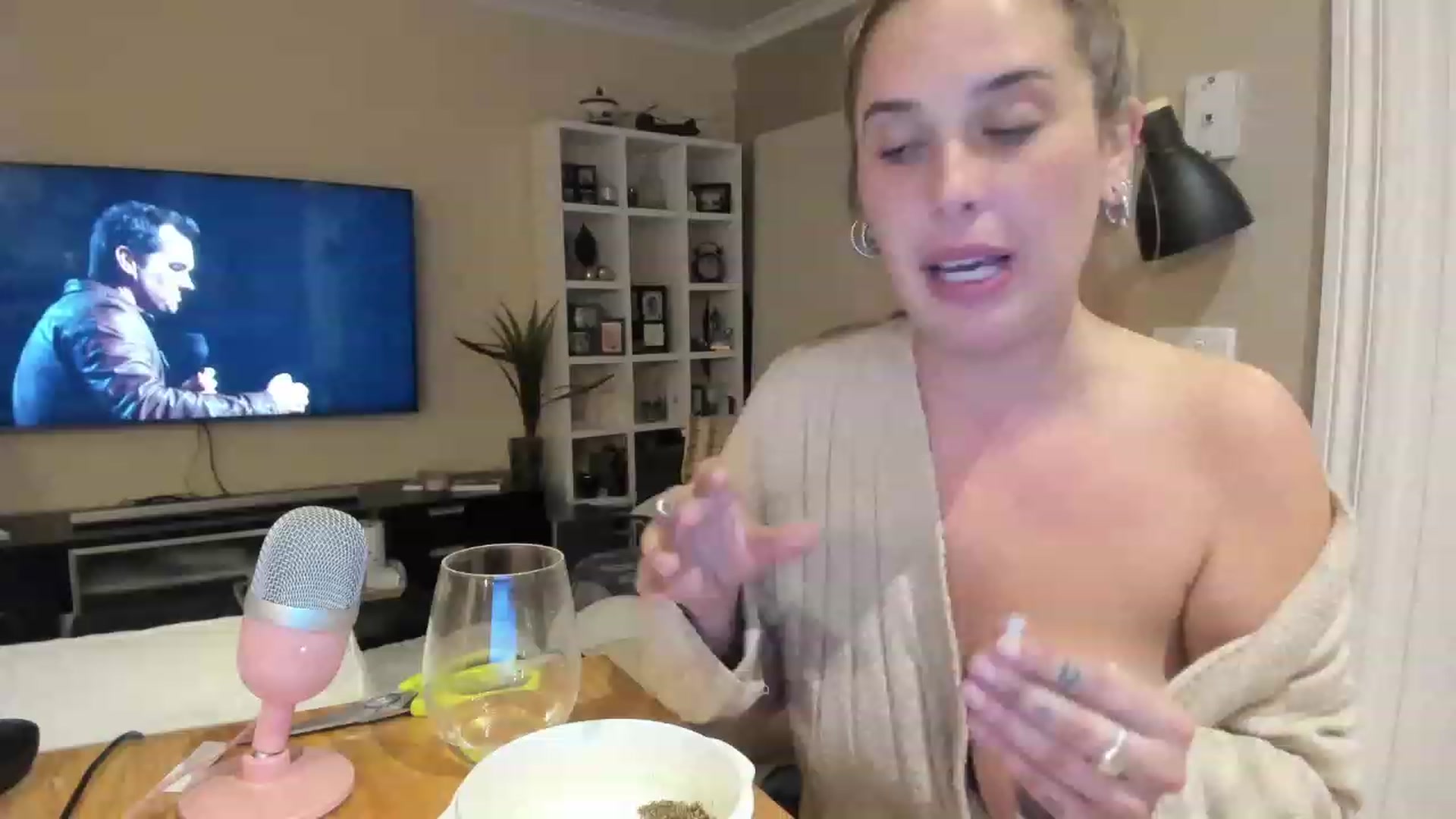 Gallery image thumbnail from HoneyTits_'s myfreecams stream on, 07/01/2023, 10:39 image 14 of 20