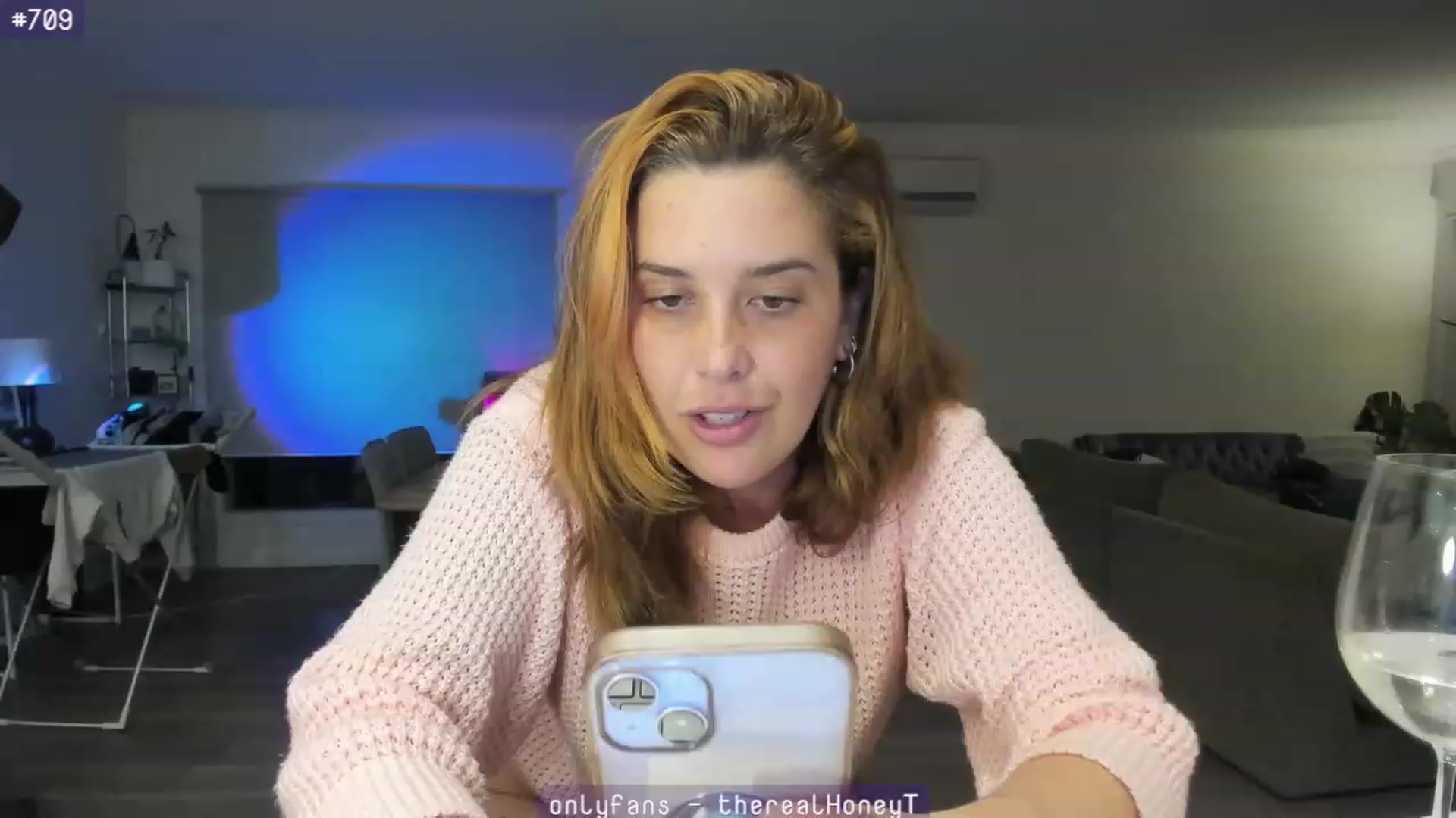 Gallery image thumbnail from HoneyTits_'s myfreecams stream on, 07/11/2023, 09:34 image 4 of 20