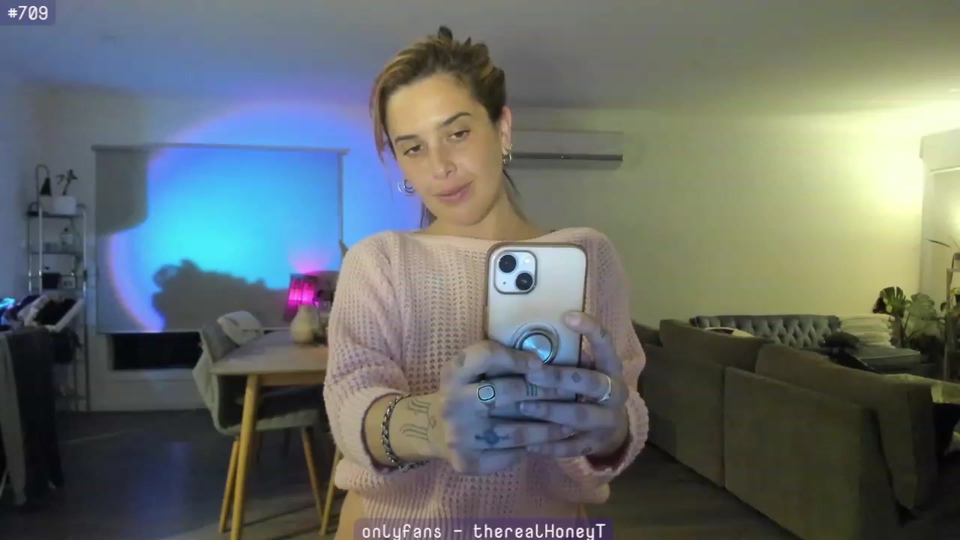 Gallery image thumbnail from HoneyTits_'s myfreecams stream on, 07/11/2023, 10:16 image 17 of 20
