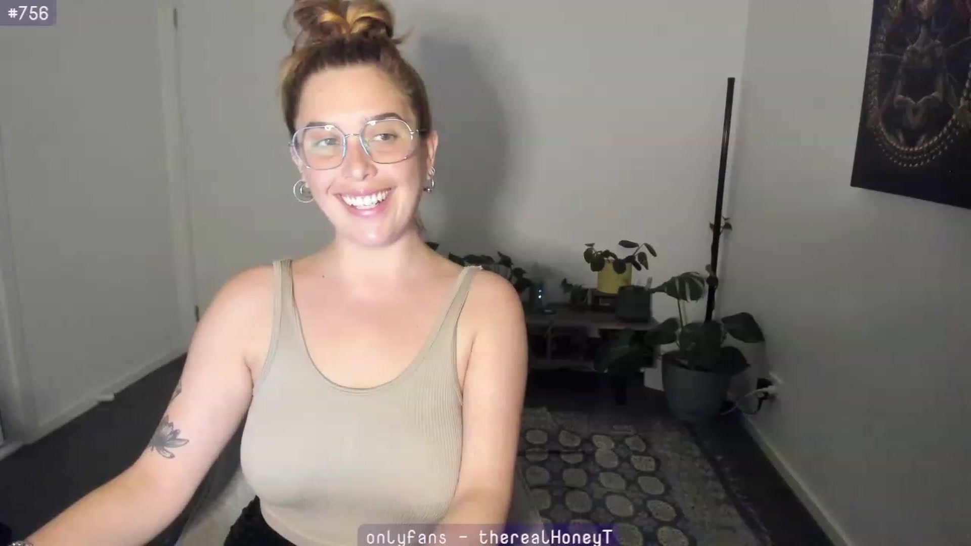 Gallery image thumbnail from HoneyTits_'s myfreecams stream on, 07/18/2023, 08:23 image 17 of 20