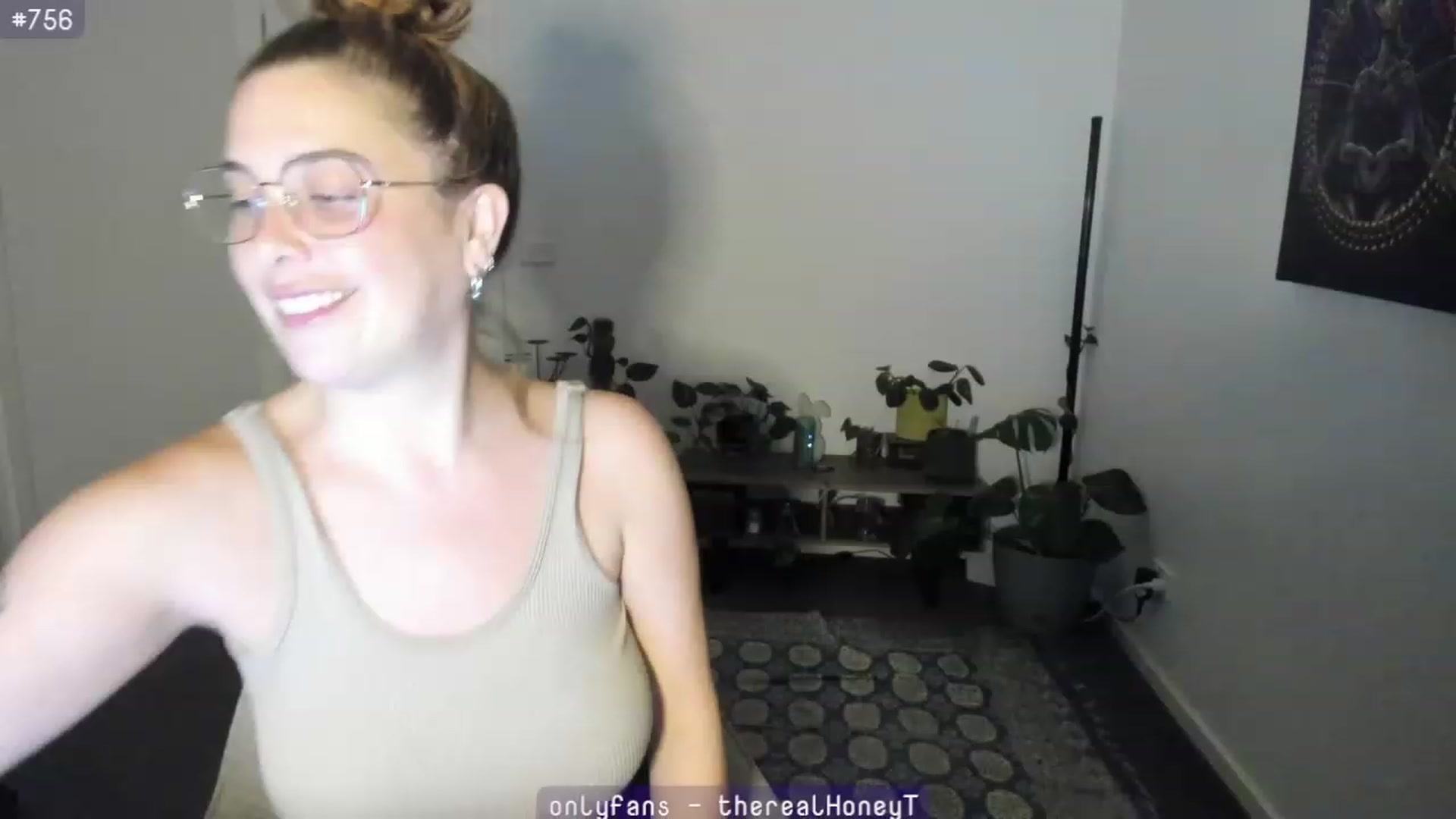 Gallery image thumbnail from HoneyTits_'s myfreecams stream on, 07/18/2023, 08:23 image 2 of 20