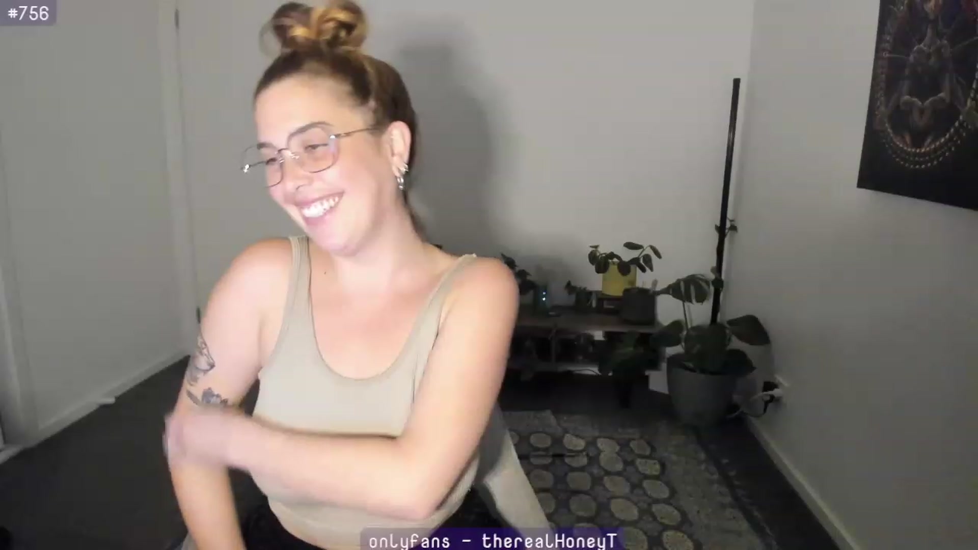 Gallery image thumbnail from HoneyTits_'s myfreecams stream on, 07/18/2023, 08:23 image 18 of 20