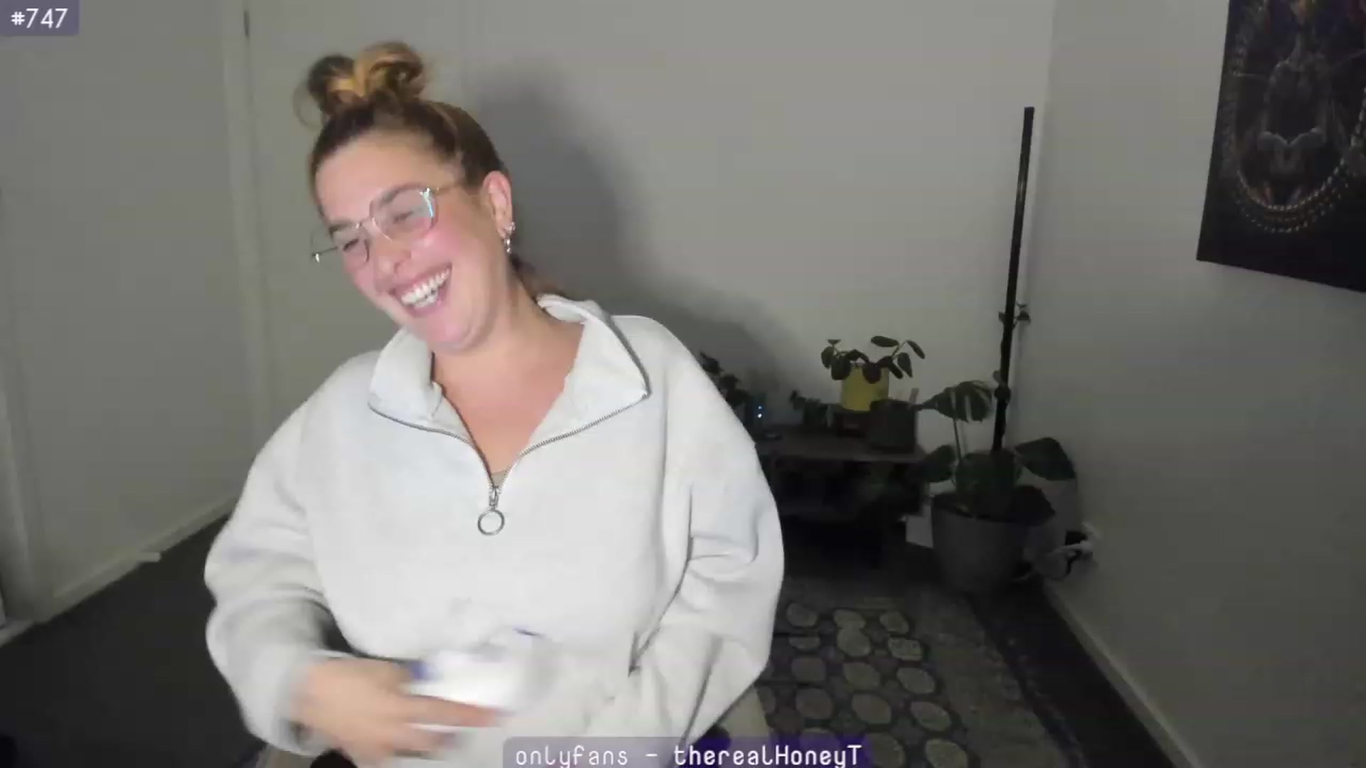 Gallery image thumbnail from HoneyTits_'s myfreecams stream on, 07/18/2023, 11:21 image 3 of 20