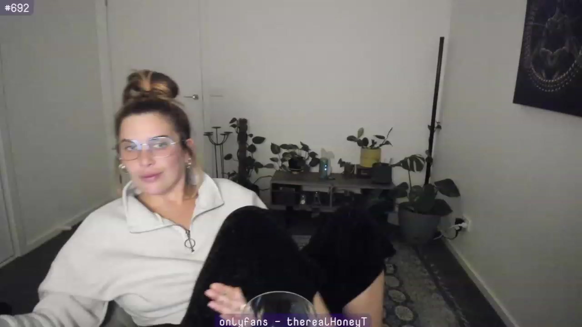 Gallery image thumbnail from HoneyTits_'s myfreecams stream on, 07/18/2023, 12:50 image 15 of 20