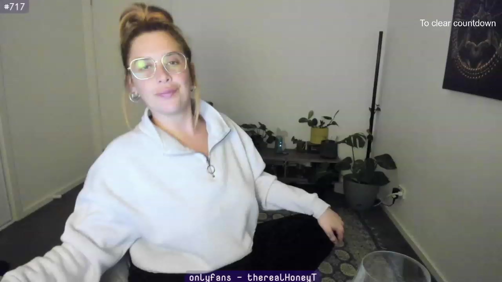 Gallery image thumbnail from HoneyTits_'s myfreecams stream on, 07/18/2023, 12:50 image 7 of 20