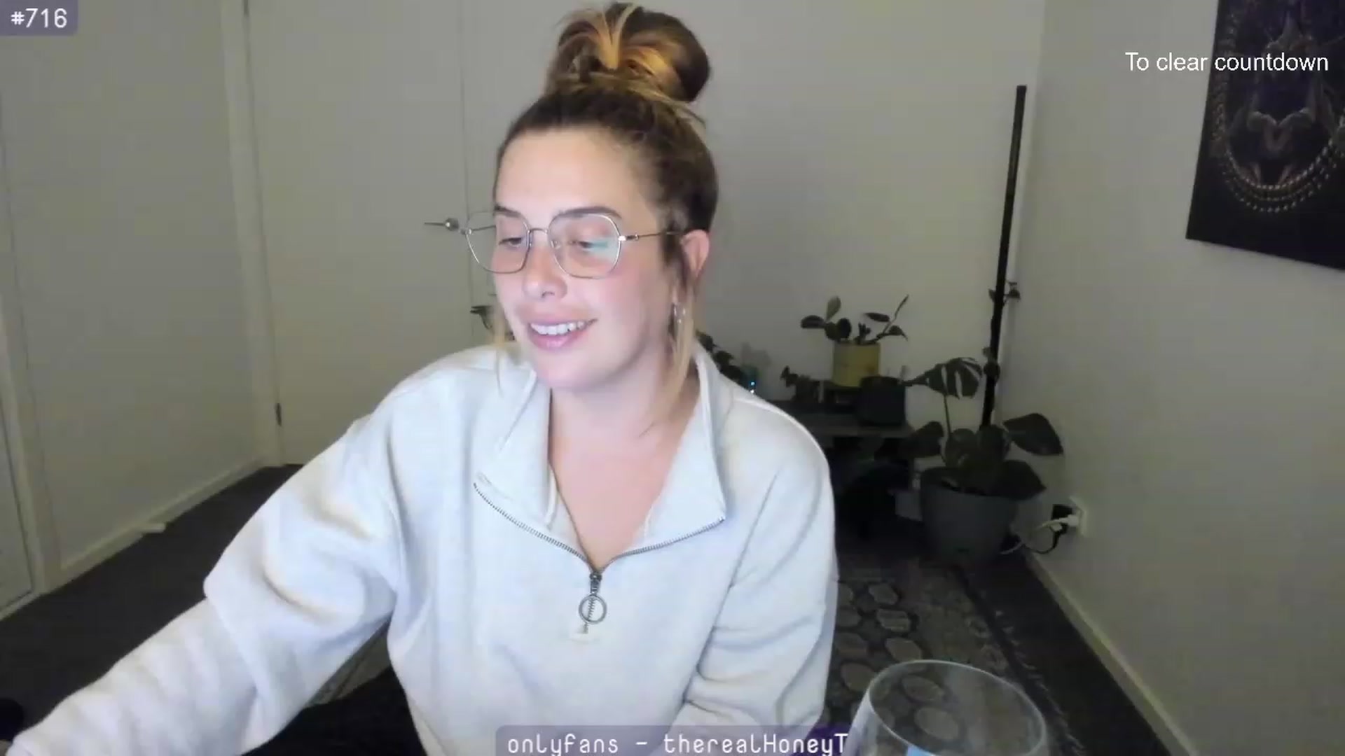 Gallery image thumbnail from HoneyTits_'s myfreecams stream on, 07/18/2023, 12:50 image 9 of 20