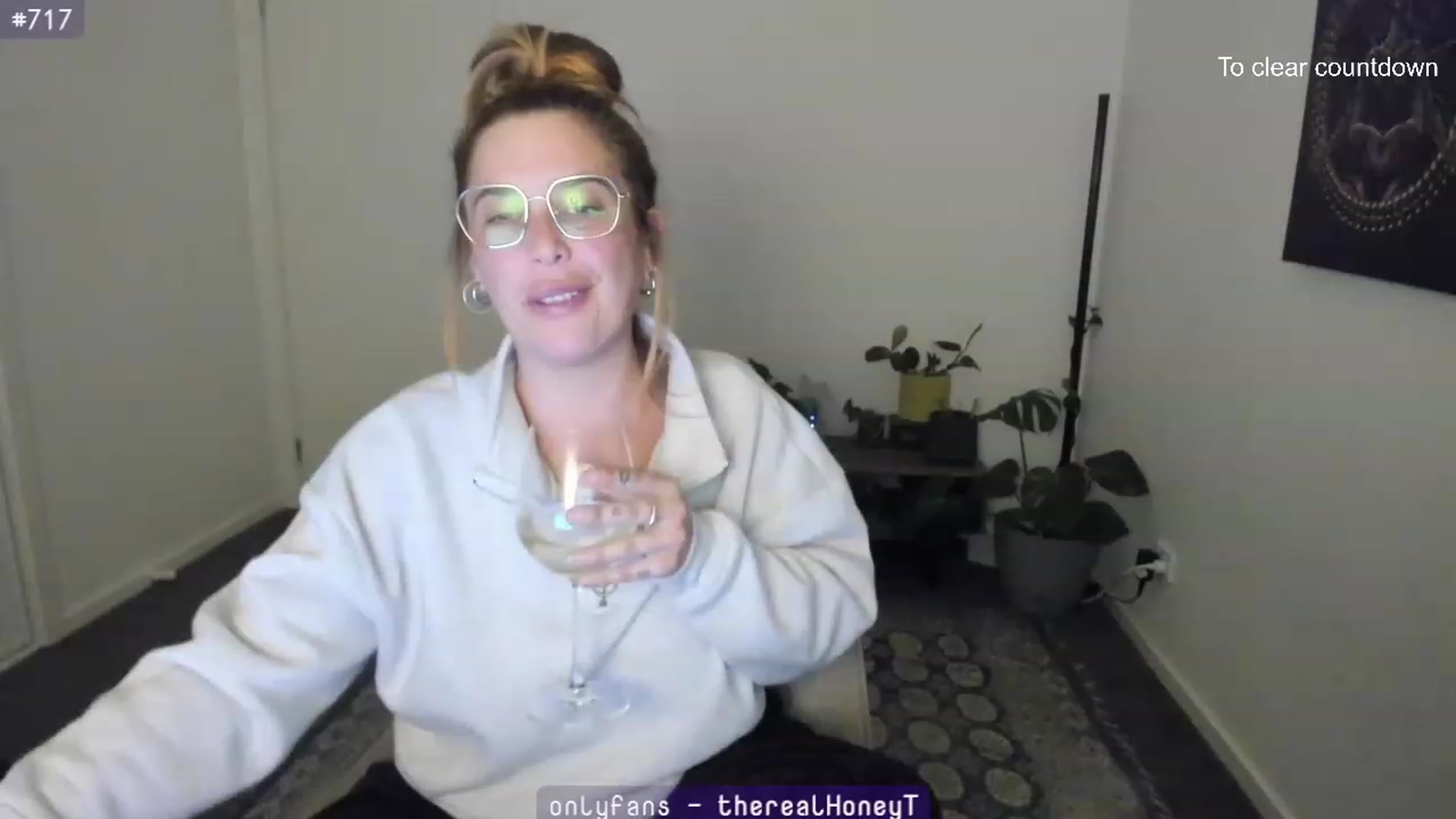 Gallery image thumbnail from HoneyTits_'s myfreecams stream on, 07/18/2023, 12:50 image 4 of 20