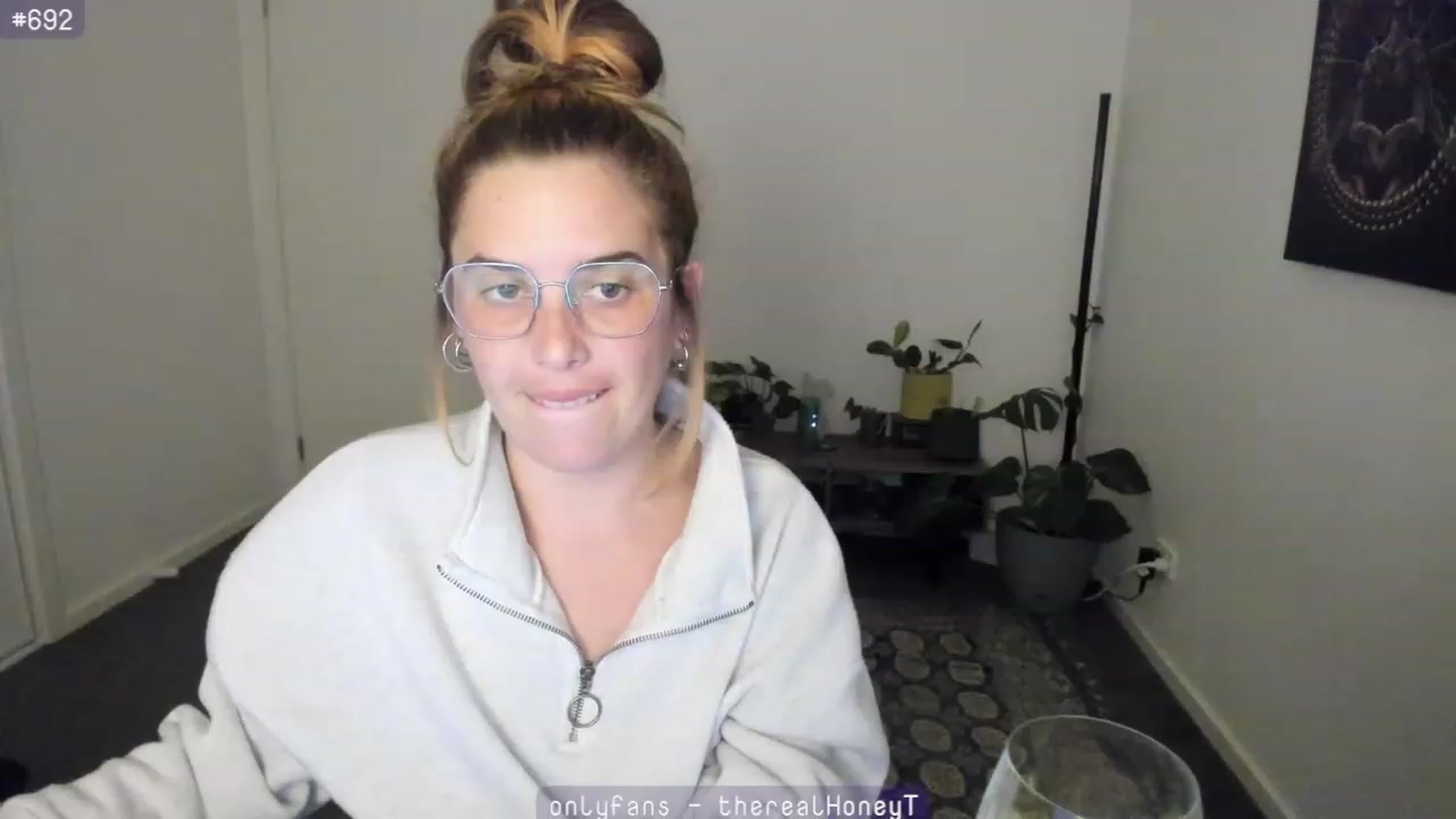 Gallery image thumbnail from HoneyTits_'s myfreecams stream on, 07/18/2023, 12:50 image 14 of 20