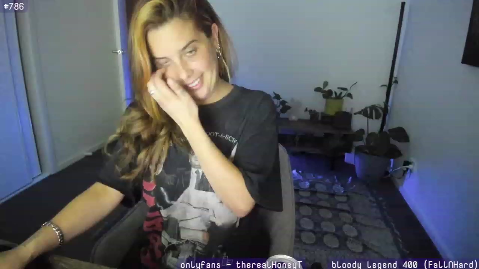 Gallery image thumbnail from HoneyTits_'s myfreecams stream on, 07/22/2023, 14:44 image 9 of 20