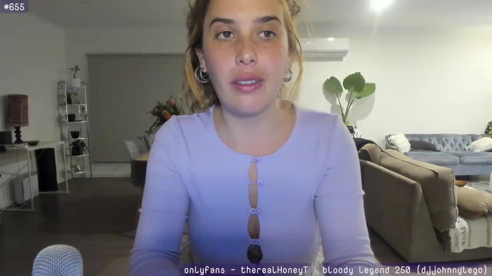 Gallery image thumbnail from HoneyTits_'s myfreecams stream on, 08/08/2023, 12:14 image 7 of 20